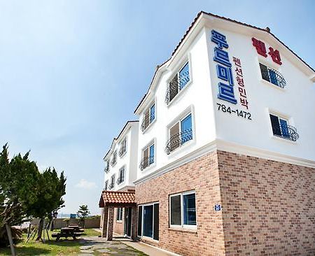 Purmir Pension Seogwipo Bagian luar foto