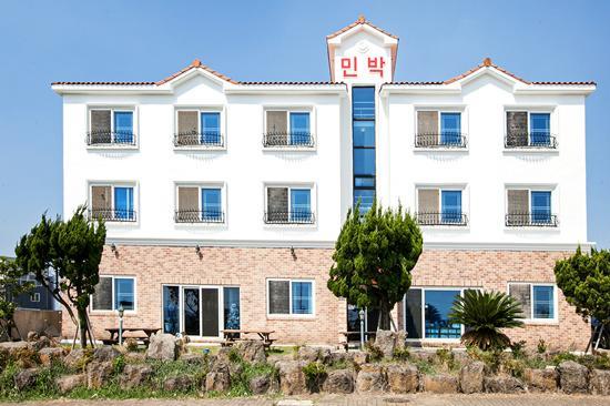 Purmir Pension Seogwipo Bagian luar foto