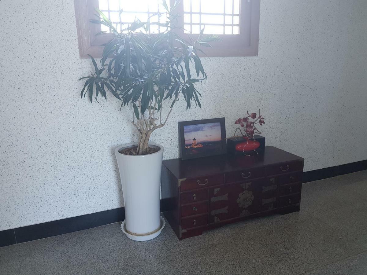 Purmir Pension Seogwipo Bagian luar foto